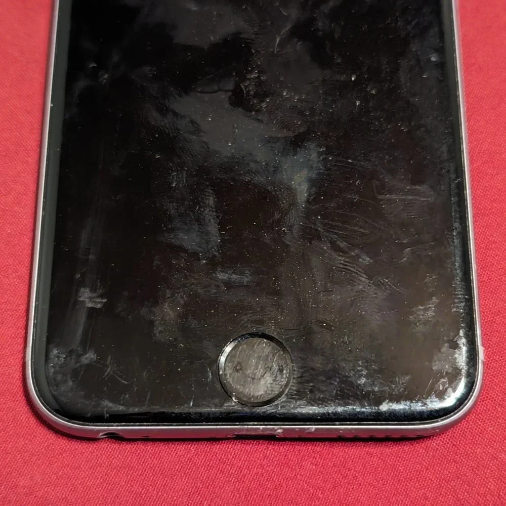 iPhone 6 (A1586) - 16 GB #48 (For parts)***